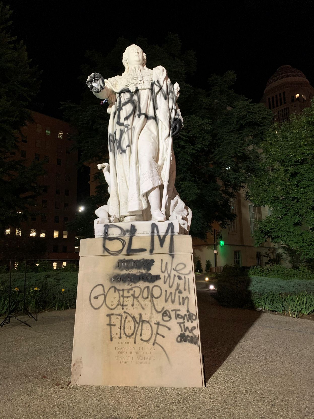 King Louis statue vandalized (June 12, 2020)